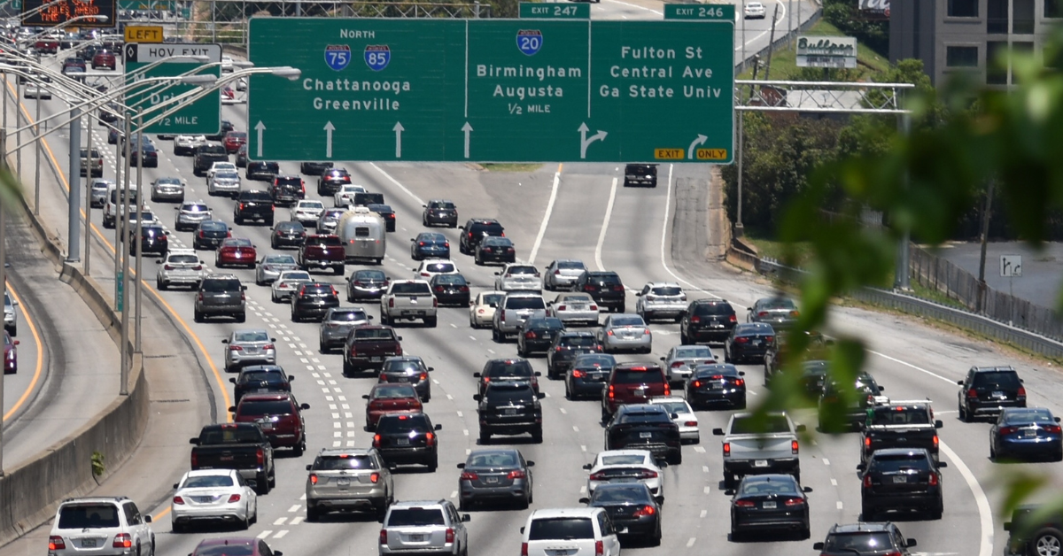 Tráfico de camiones en el Downtown Connector de Atlanta, I-75 e I-85